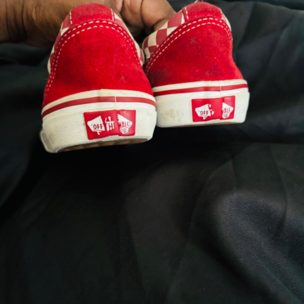 Vans - Picture 2 of 4